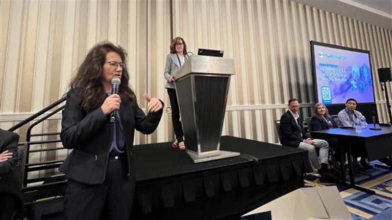 Advanced industry knowledge and accessibility by Sandra